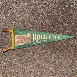 Vintage Rock City Lookout Mountain Lover's Leap Souvenir Felt Travel Pennant